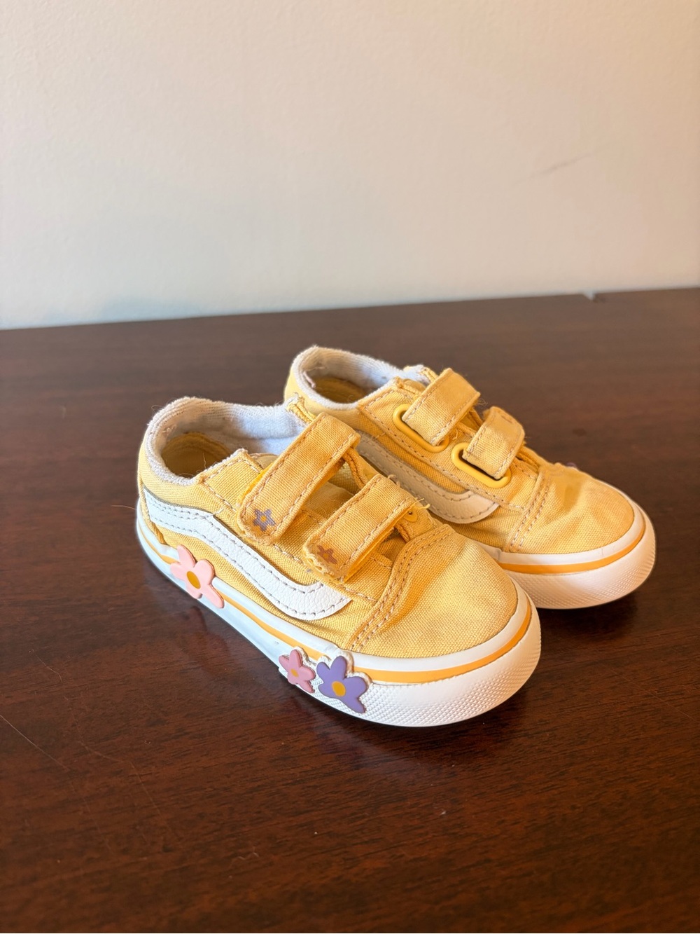 Vans Kids Yellow Canvas Velcro Sneakers with Floral Charms Toddler Size 6